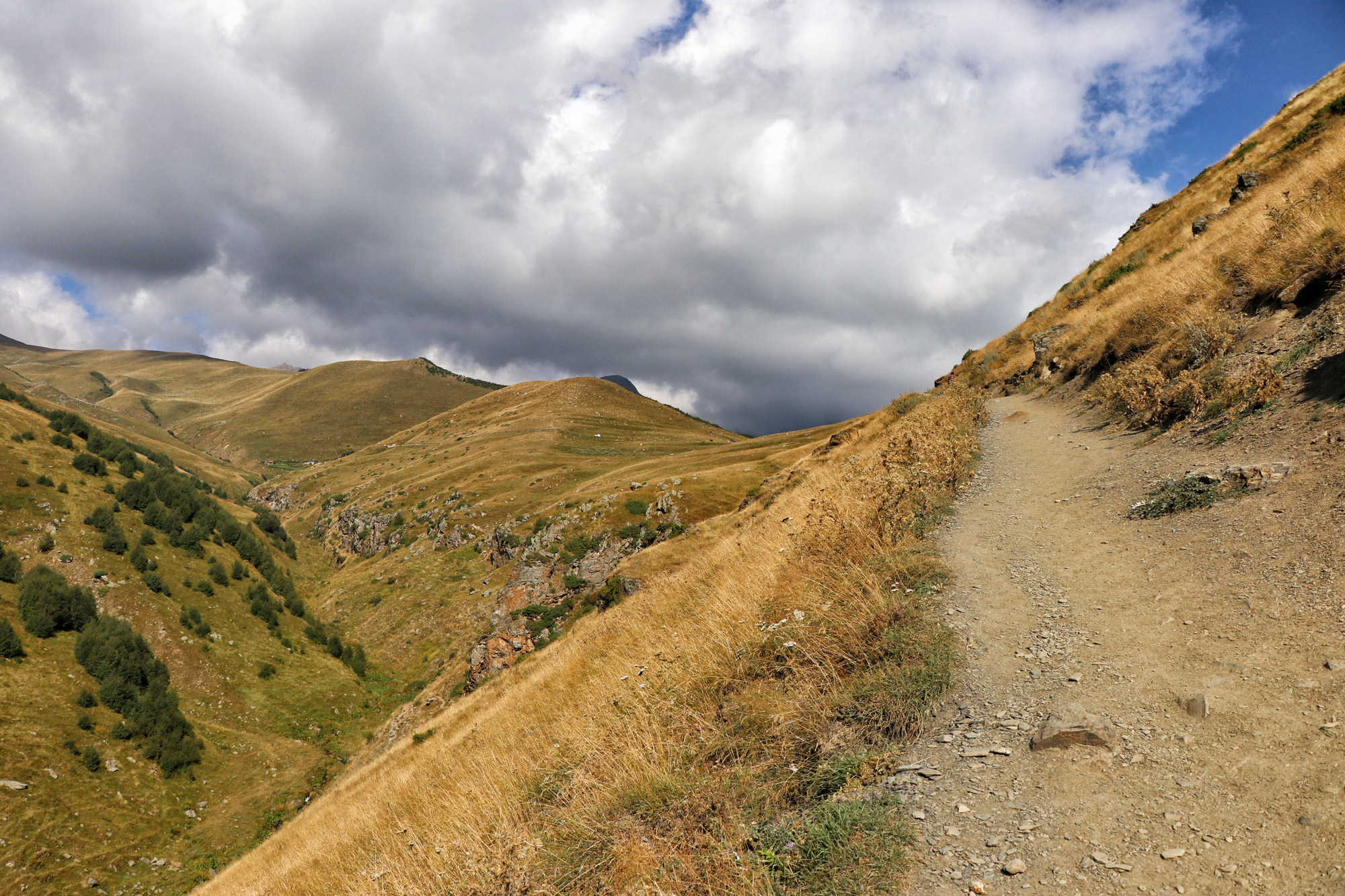 Wandelen in Georgië - Kazbegi naar de Gergeti Trinity Church