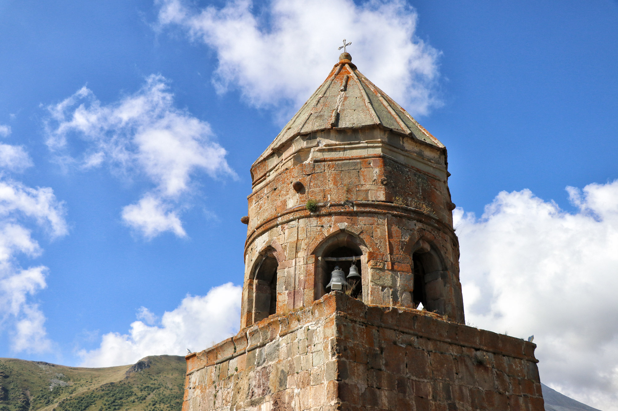 Wandelen in Georgië - Kazbegi naar de Gergeti Trinity Church