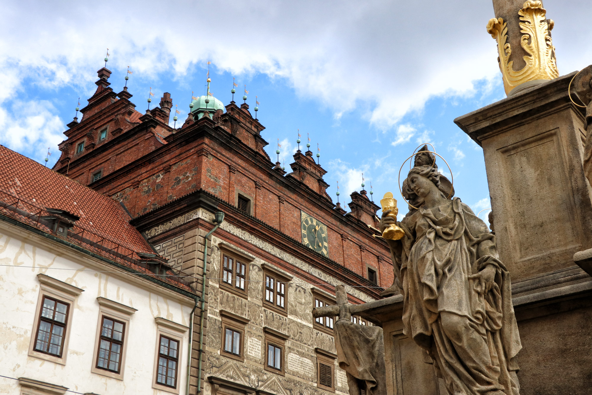 Pilsen, Tsjechië - Stadhuis en pestzuil