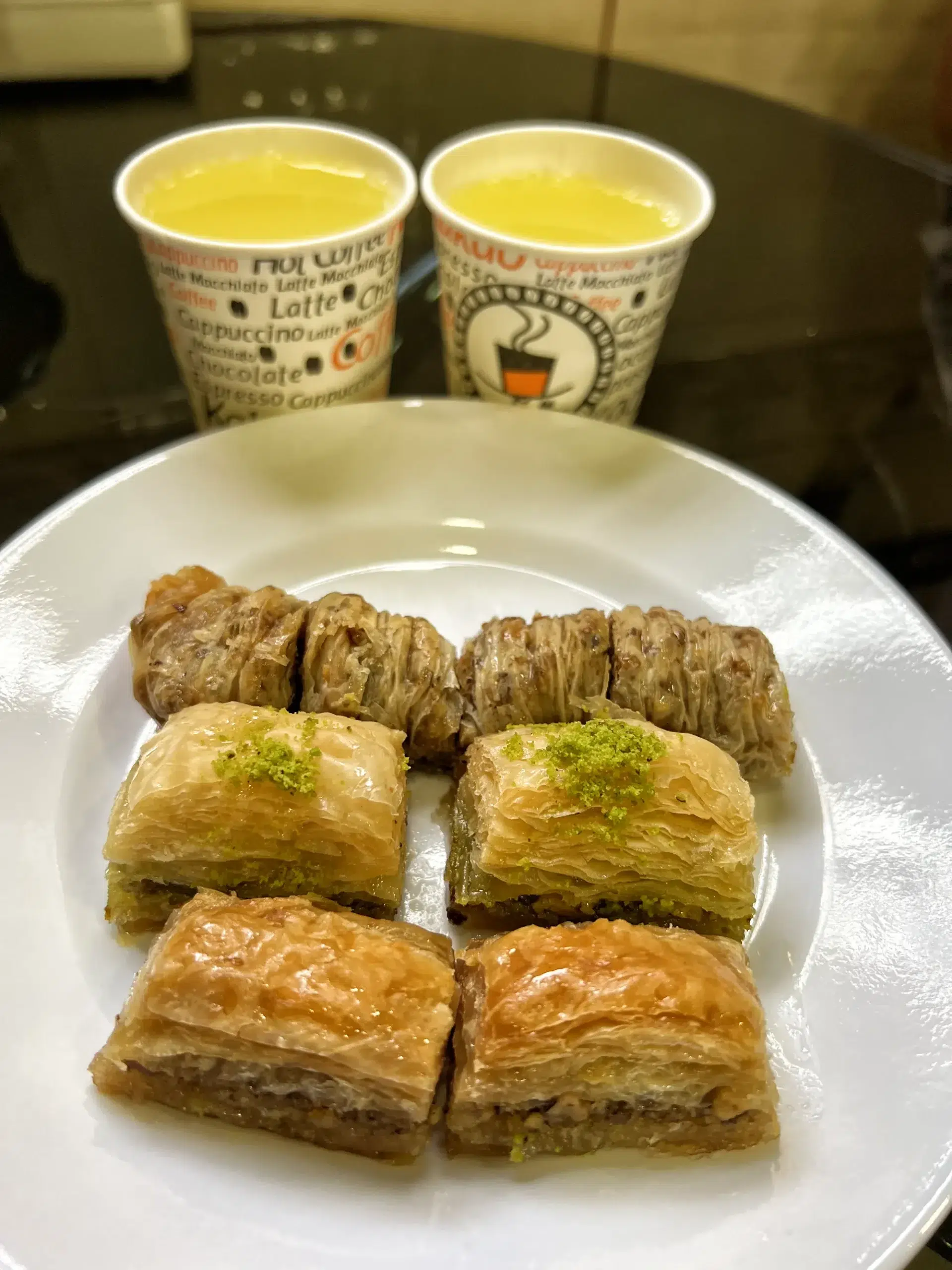 Mardin, Turkije - Baklava