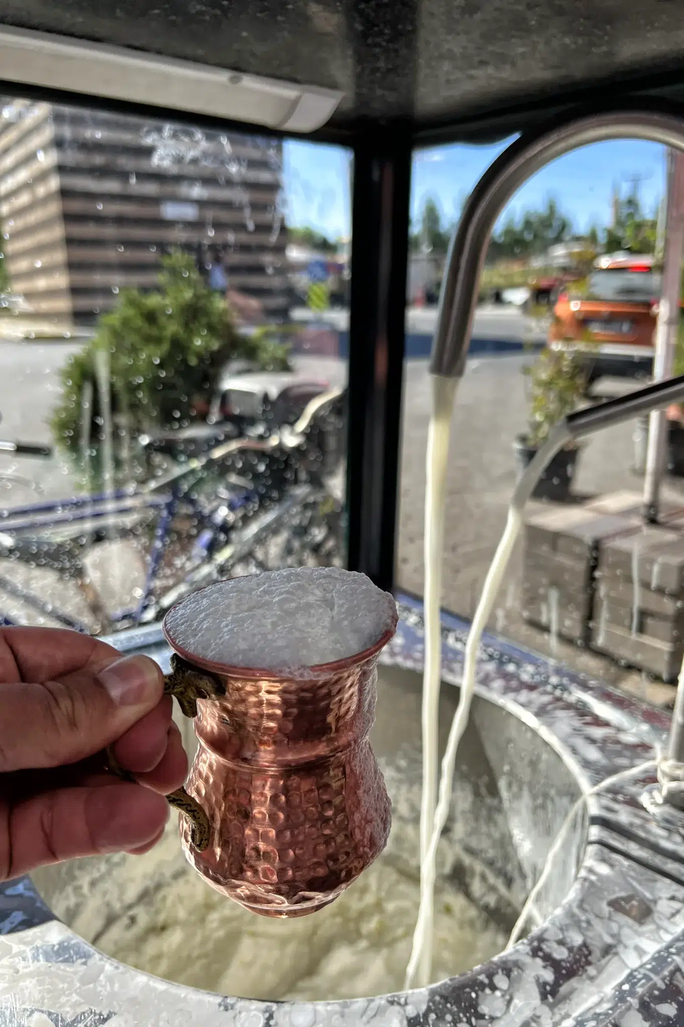 Diyarbakır, Turkije - Ayran in de winkelstraat